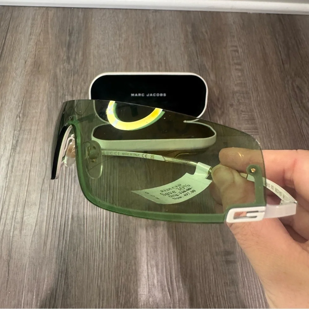 Gucci GG Logo Tom Shield Ivory Green Mirror GG1561S 99MM Sunglasses - Picture 11 of 16